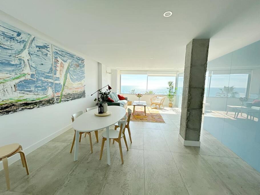 Moderno Y Completo Apartamento Frente Al Mar Малага Екстериор снимка