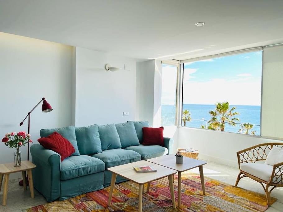 Moderno Y Completo Apartamento Frente Al Mar Малага Екстериор снимка