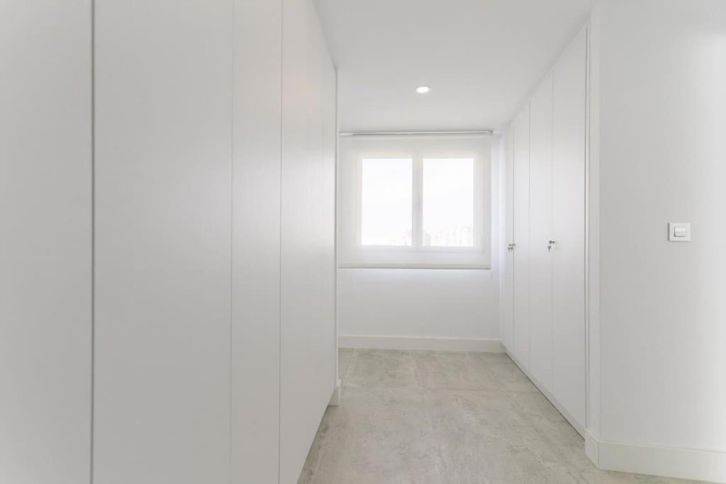 Moderno Y Completo Apartamento Frente Al Mar Малага Екстериор снимка