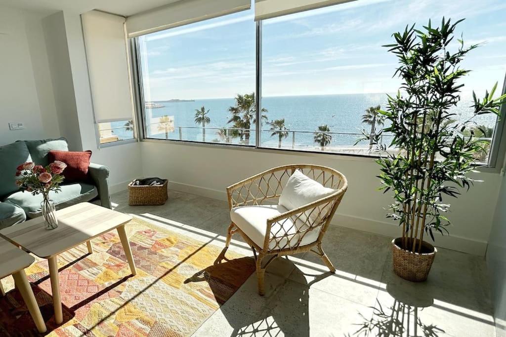 Moderno Y Completo Apartamento Frente Al Mar Малага Екстериор снимка